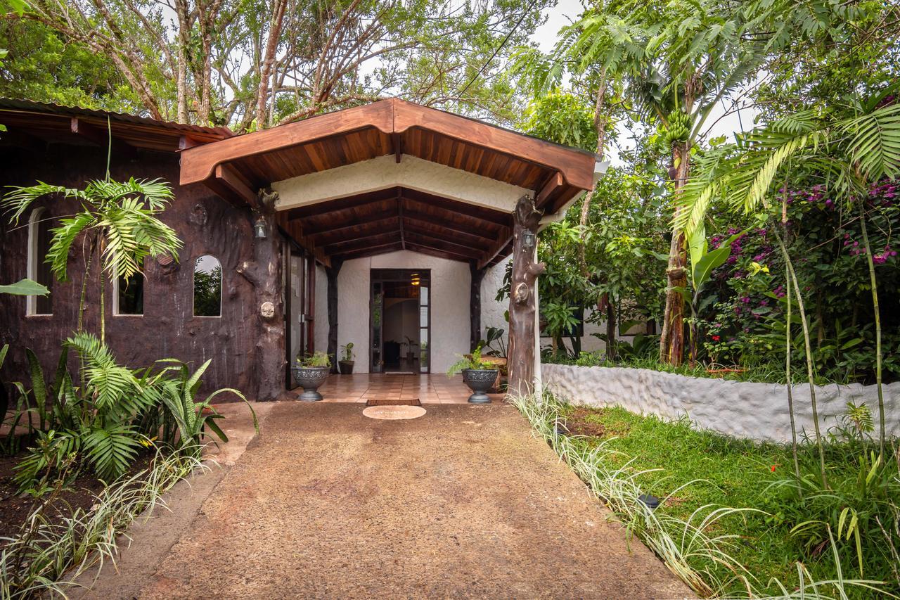 Monte Fresco Hostel Boutique Puntarenas Exterior photo